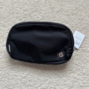 NWT Lululemon Everywhere Belt Bag - Black
